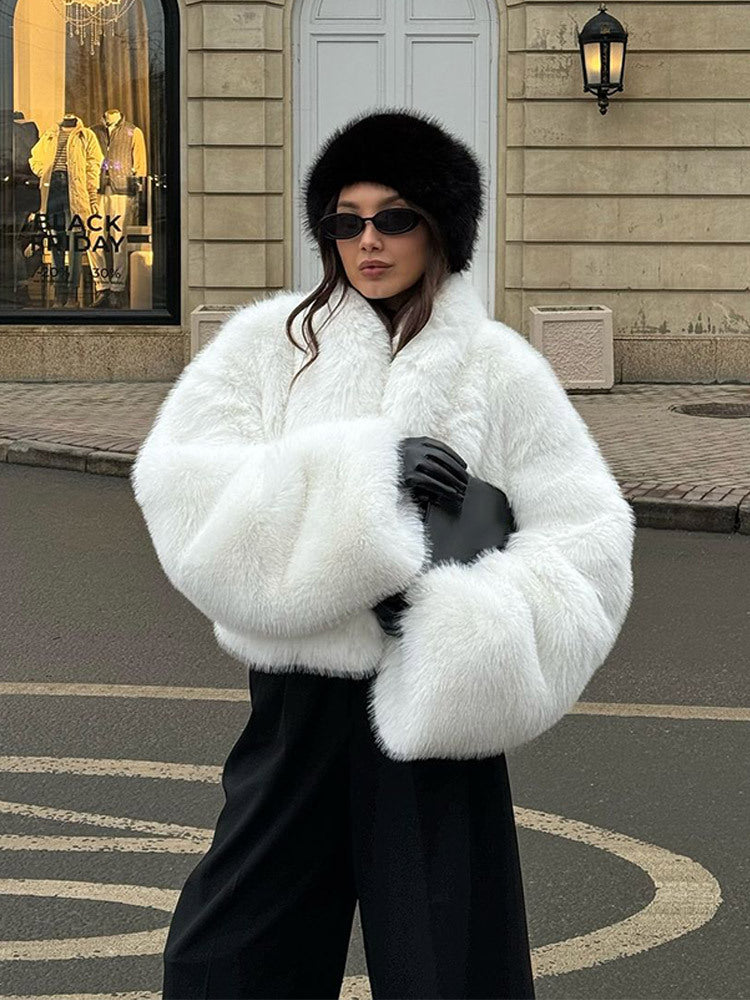 Damen Kurze kuschelige Faux‑Fur‑Bomberjacke mit voluminösem Schalkragen und kastiger Silhouette Shop Nory