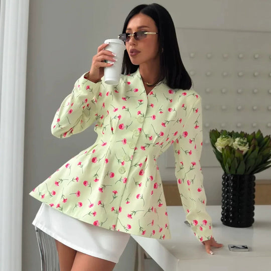 Damen Taillierter Blazer mit Schößchen, dekorativen Knöpfen und floralem Muster Shop Nory