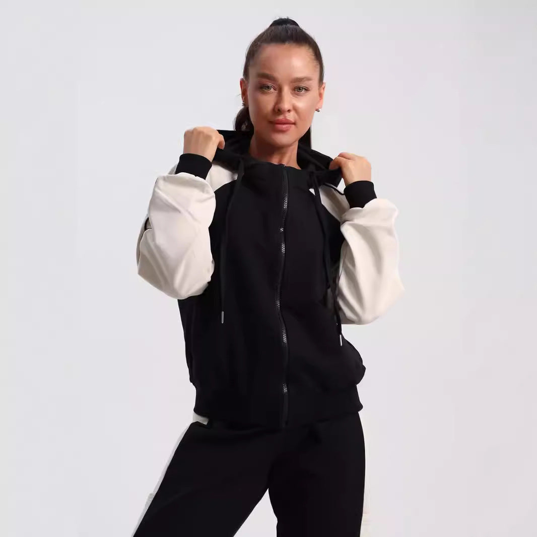 Damen modische Sportjacke mit hohem Kragen und dezentem Farbkontrast