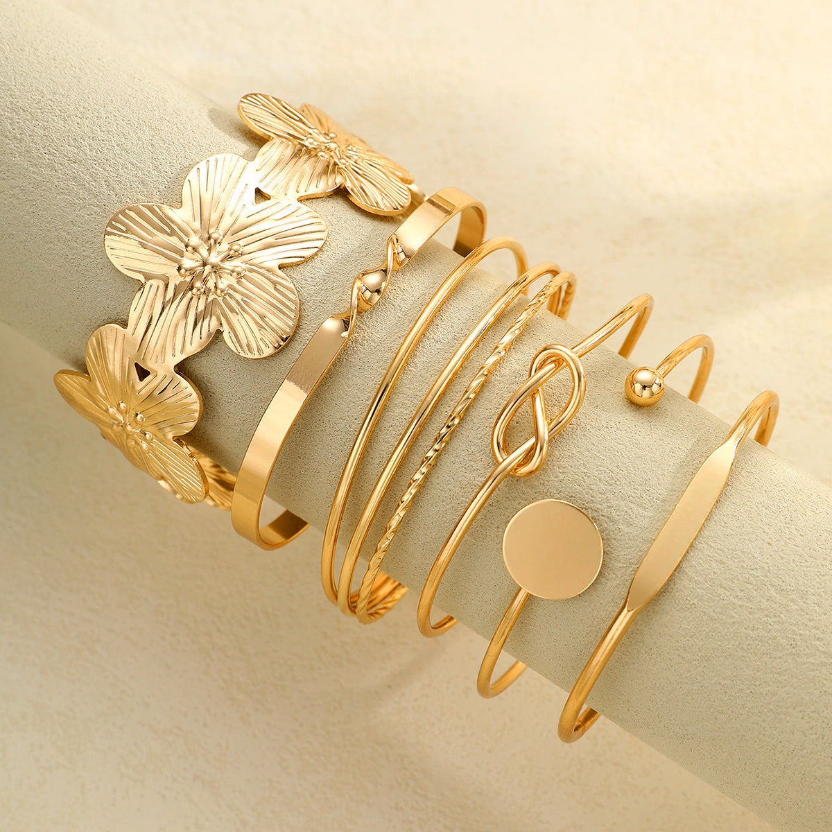 Damen Armreifen-Set mit floralen und minimalistischen Designs Shop Nory