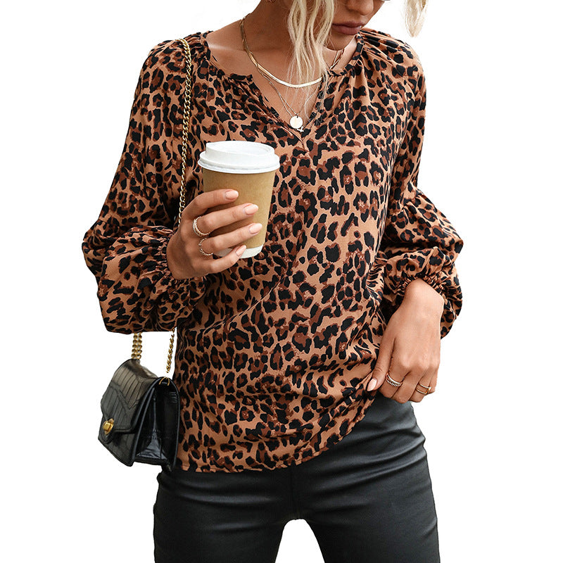 Damen Lässige Viskose-Bluse mit Leopardenprint, V‑Ausschnitt und gesmokten Ärmelbündchen Shop Nory