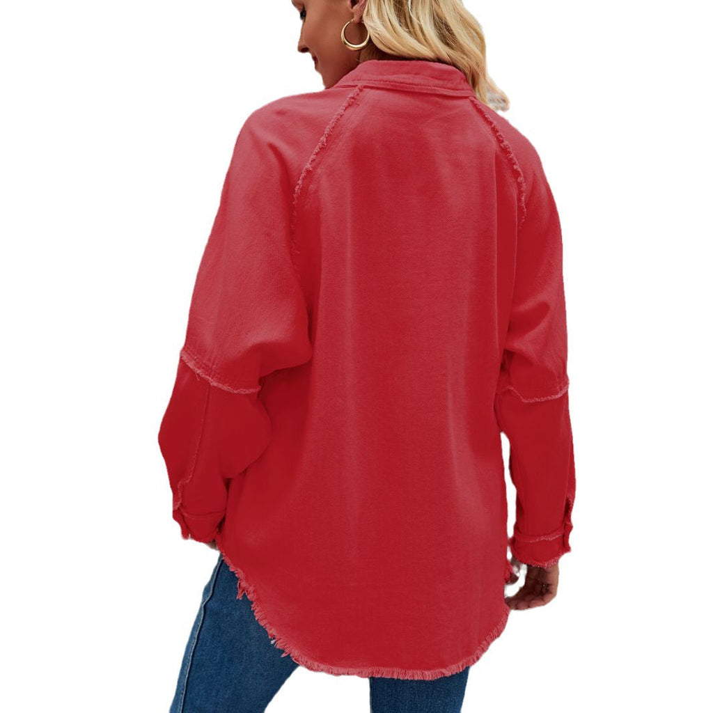 Damen Denimjacke mit lässigem Schnitt und fransigen Details