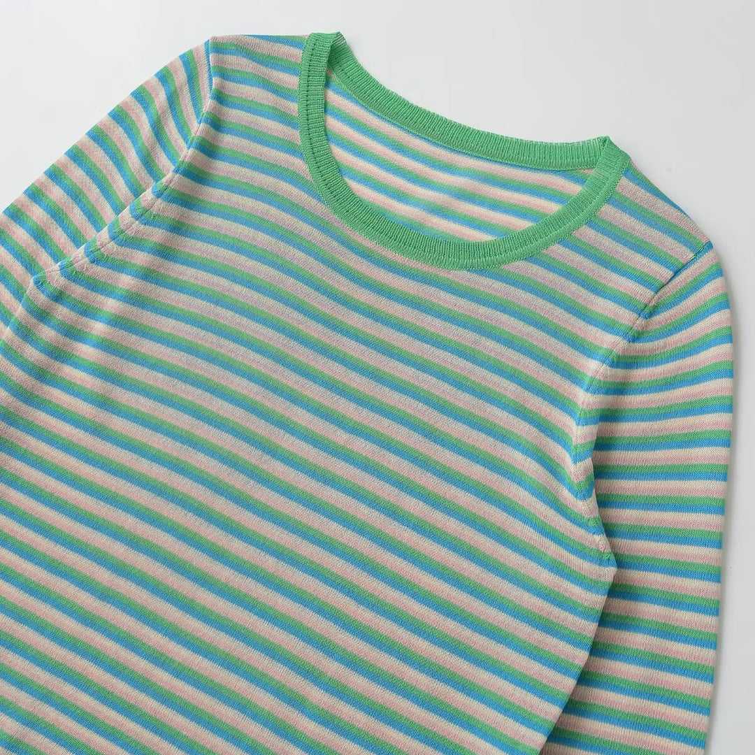 Damen Gestreiftes Feinstrick-Langarmshirt mit Rundhalsausschnitt und figurumspielender Silhouette Shop Nory