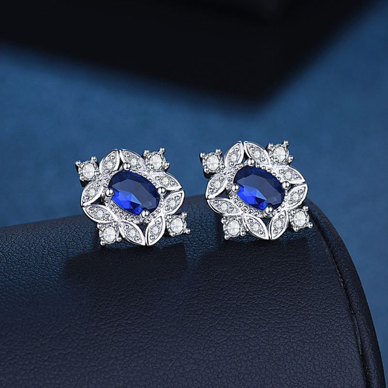 Damen Ohrringe mit kunstvollem Detail und funkelnden Zirkonia Shop Nory