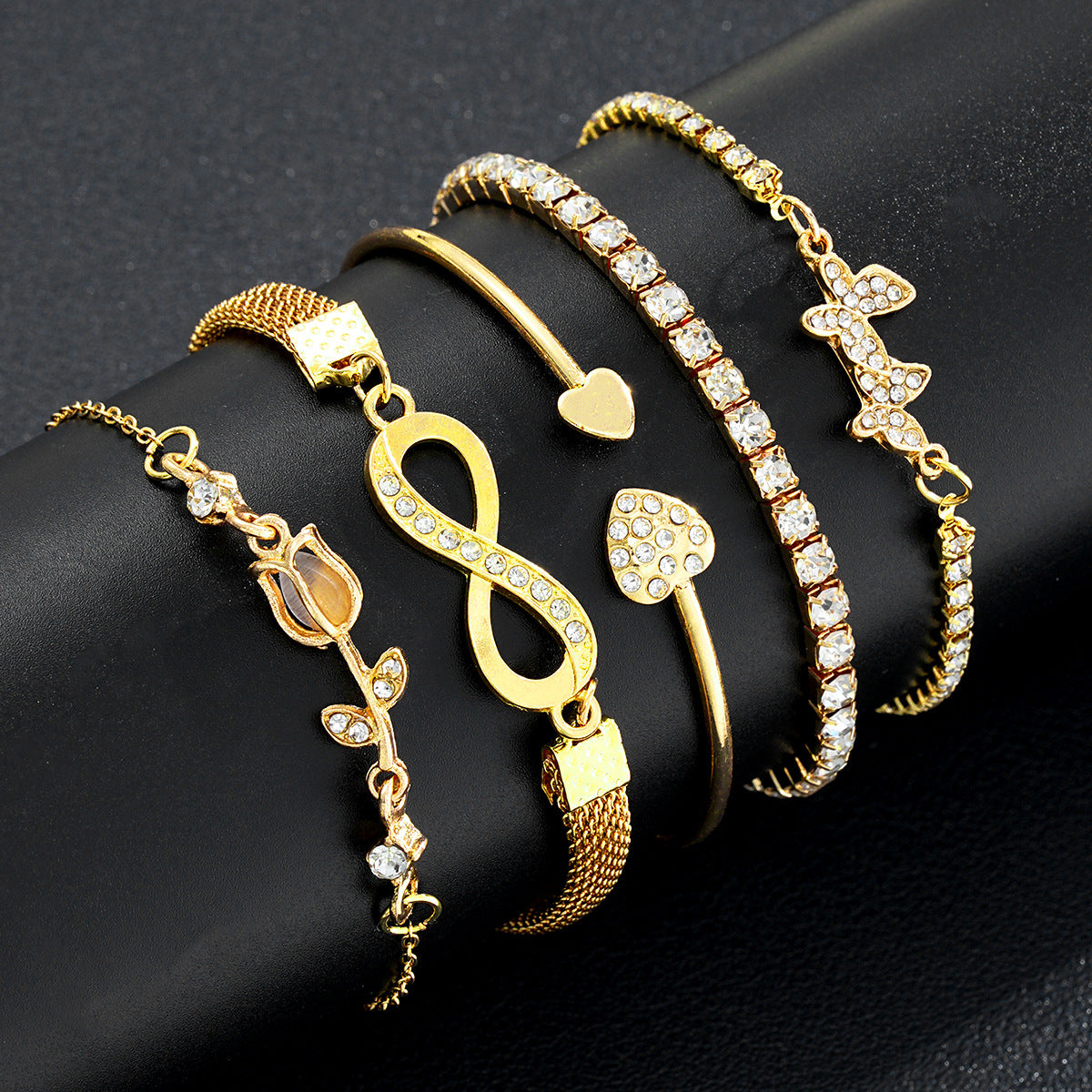 Damen Armband-Set mit eleganten und funkelnden Designs Shop Nory