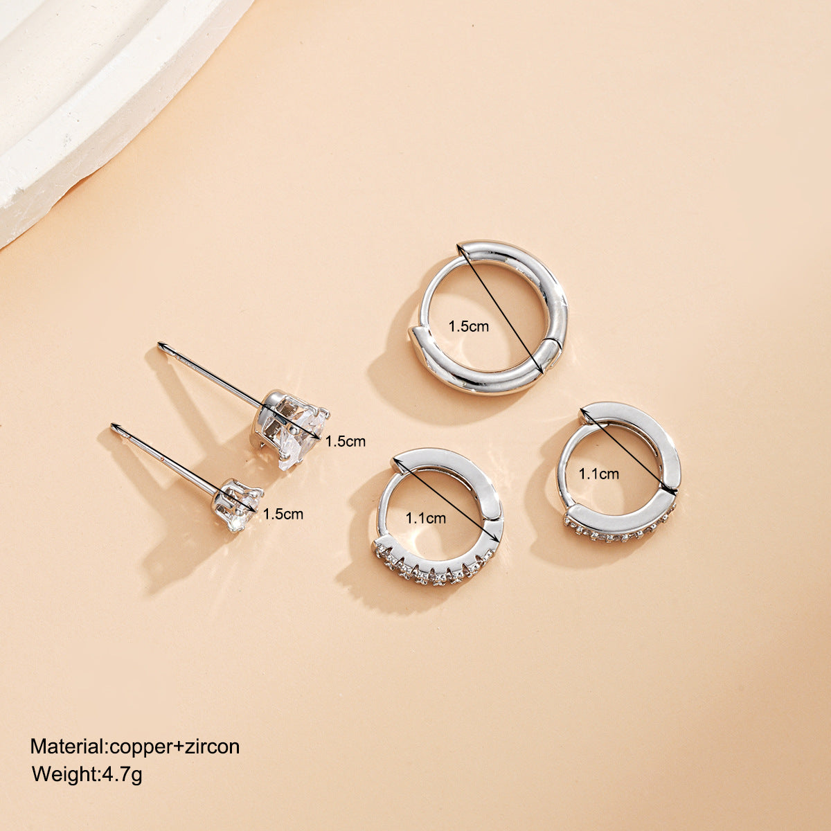 Damen Ohrringe Set mit funkelnden Kristallen und eleganten Designs Shop Nory