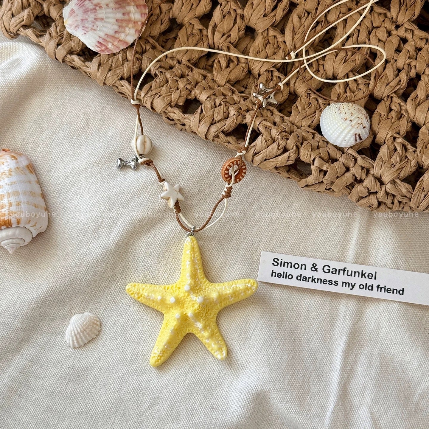 Damen Halskette mit einzigartigem Meeresstern-Anhänger und bunten Akzenten Shop Nory