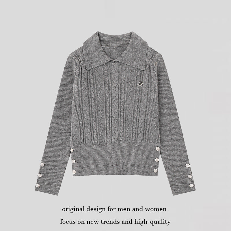 Damen Feinstrick-Polo-Pullover mit Zopfmuster, Zierknopfbesatz und taillierter Passform Shop Nory