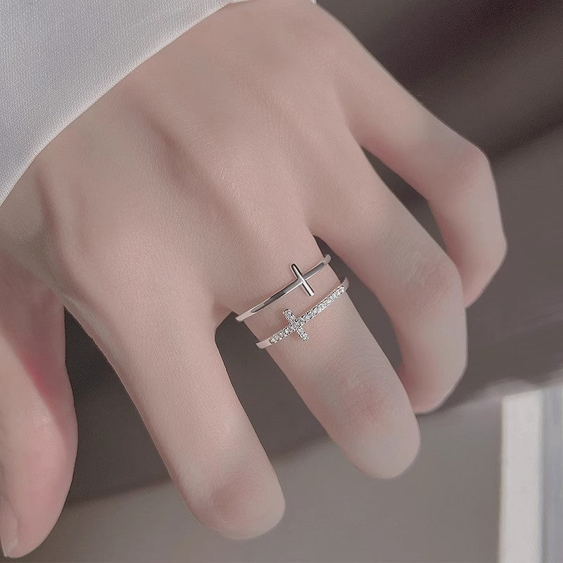 Damen zierliches Ring-Set mit verspieltem Kreuzdesign Shop Nory
