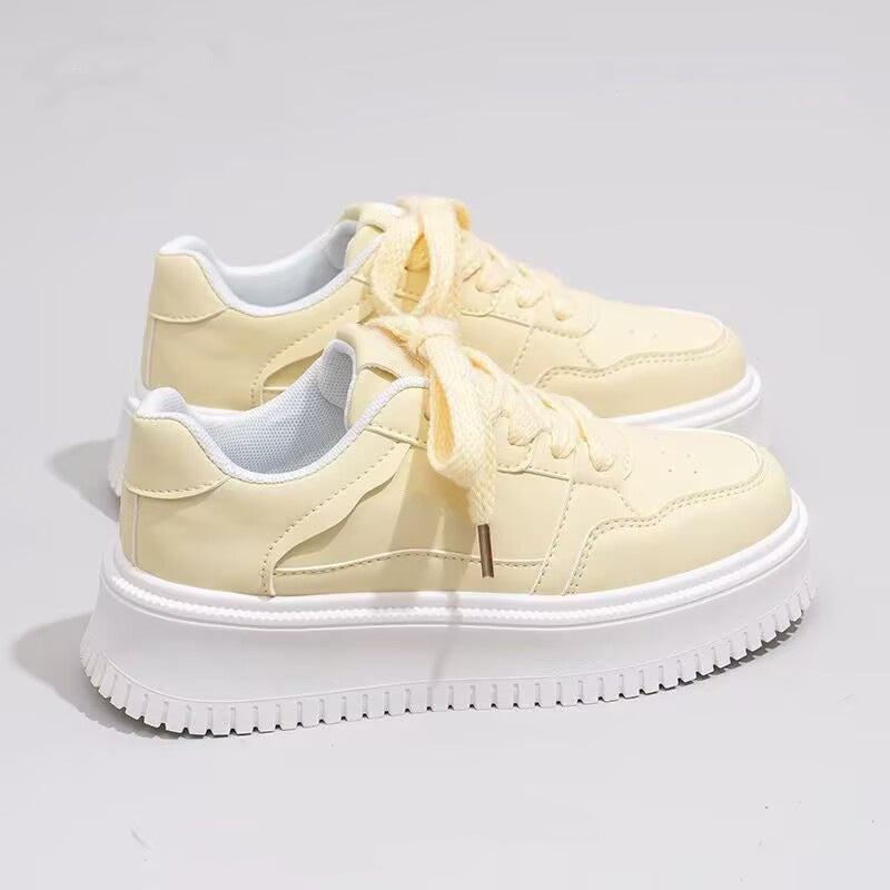 Damen Sportliche Sneakers mit dicker Laufsohle und atmungsaktiver Fütterung