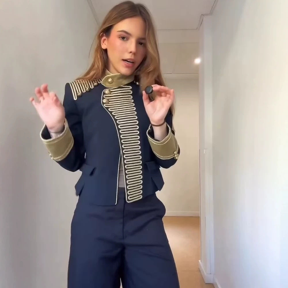 Damen Militärisch inspirierte kurze Gala-Jacke mit Goldverzierung Shop Nory