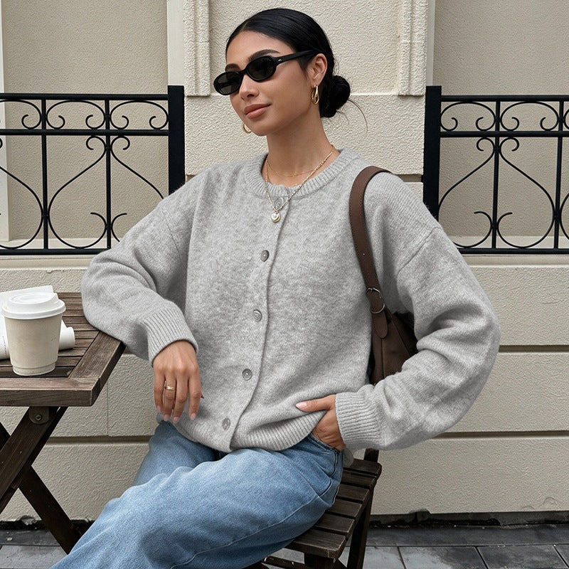 Damen Cropped Kuschelstrick-Cardigan mit Rundhals, Perlmuttknopfleiste und gerippten Abschlüssen Shop Nory
