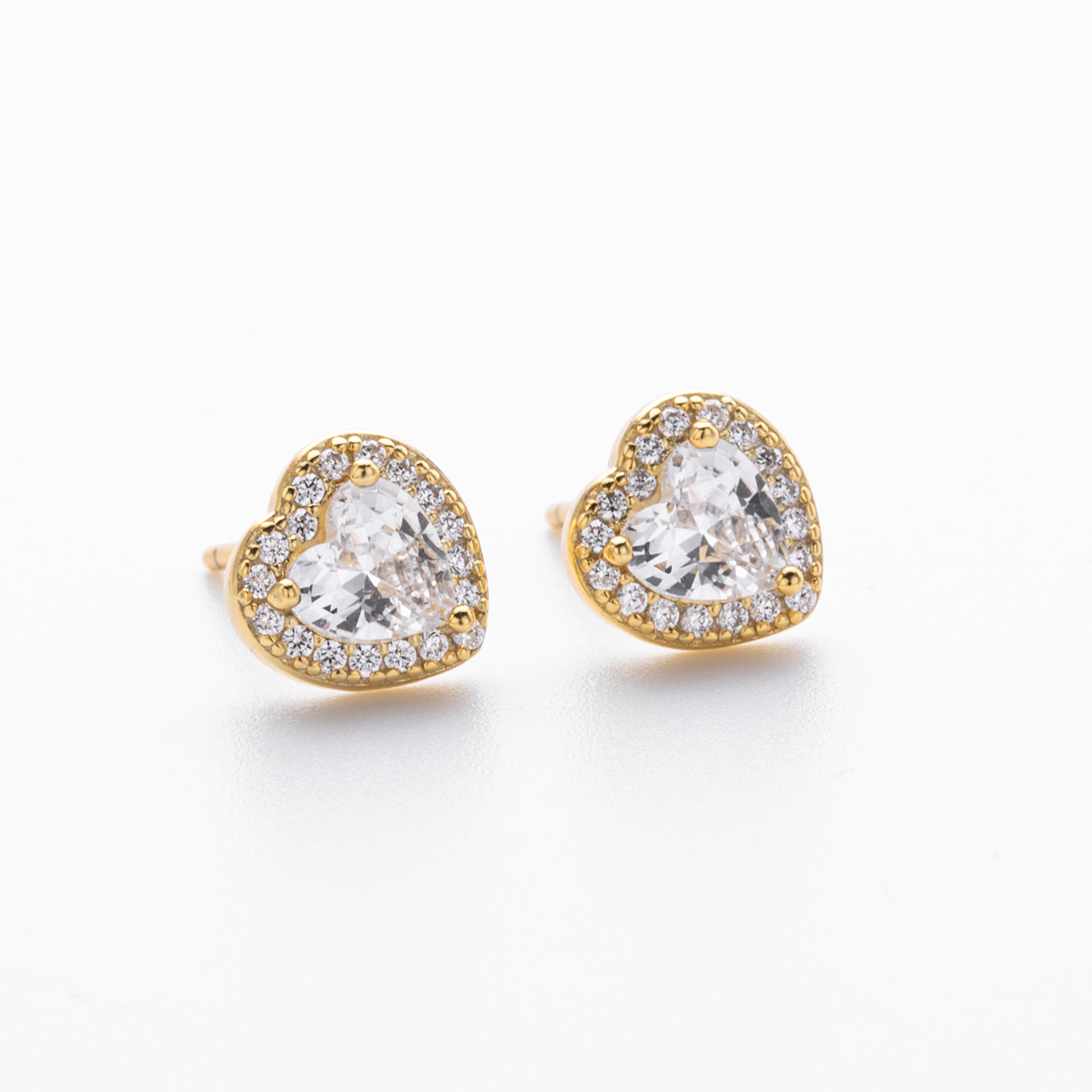 Damen Ohrstecker im herzförmigen Design aus hochwertigem 925 Sterling Silber mit funkelndem Zirkon Shop Nory
