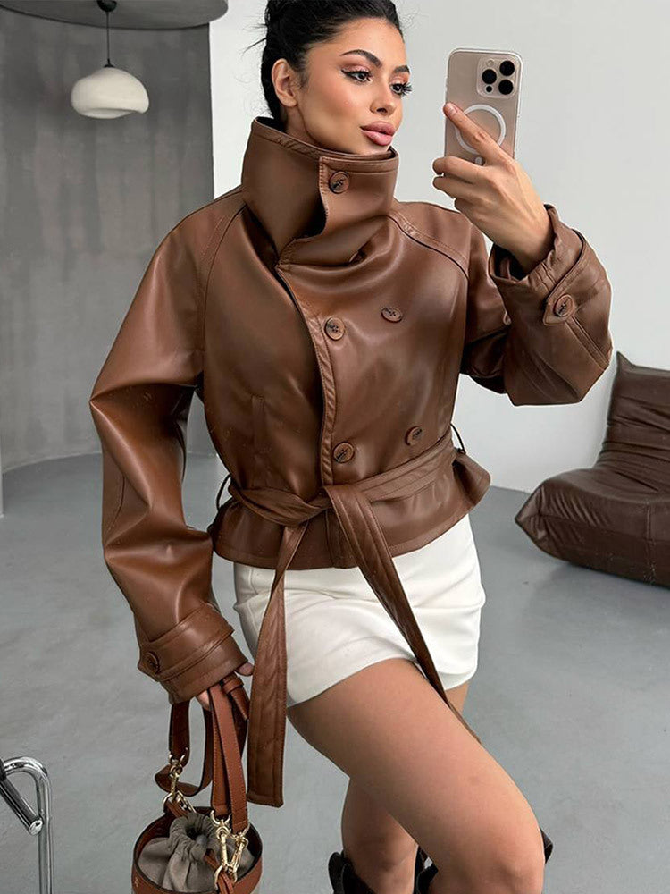 Damen Taillierte Kurzblouson‑Jacke aus Lederimitat mit hohem Stehkragen und Bindegürtel Shop Nory