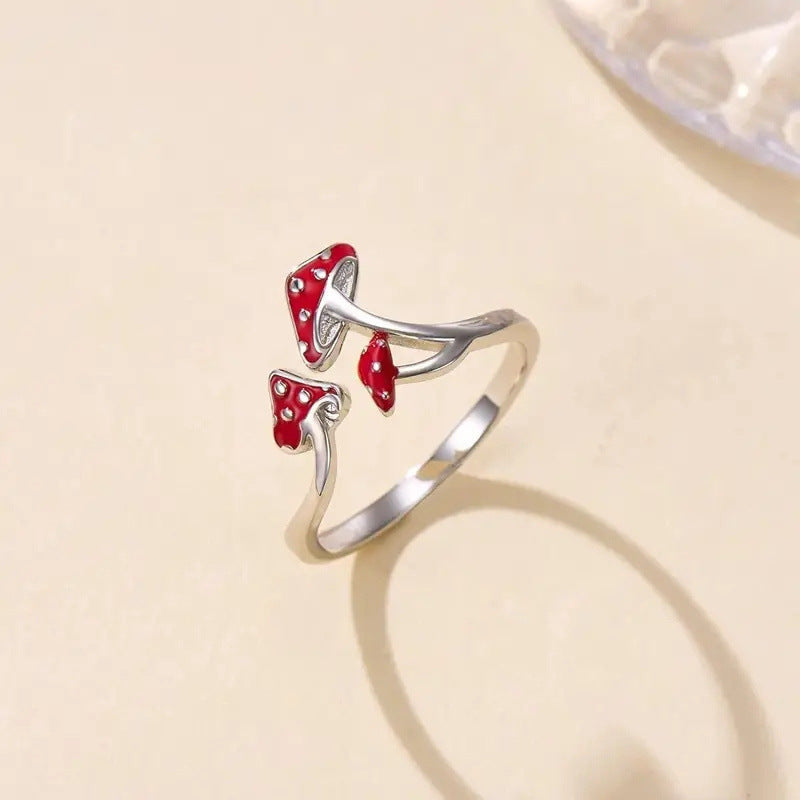 Damenring mit verspieltem Pilzdesign und detaillierter Emaille Shop Nory