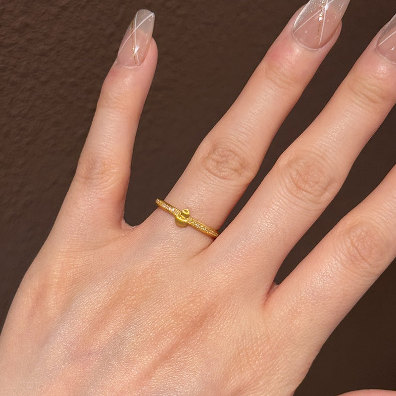 Damen Ring mit filigranem Akzent und funkelnder Zirkonverzierung Shop Nory