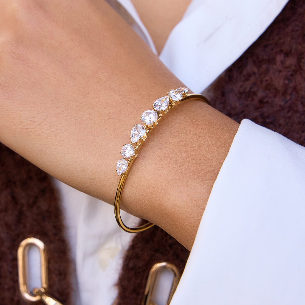 Damen Offenes Armband mit funkelnden Zirkonia und modernem Design Shop Nory
