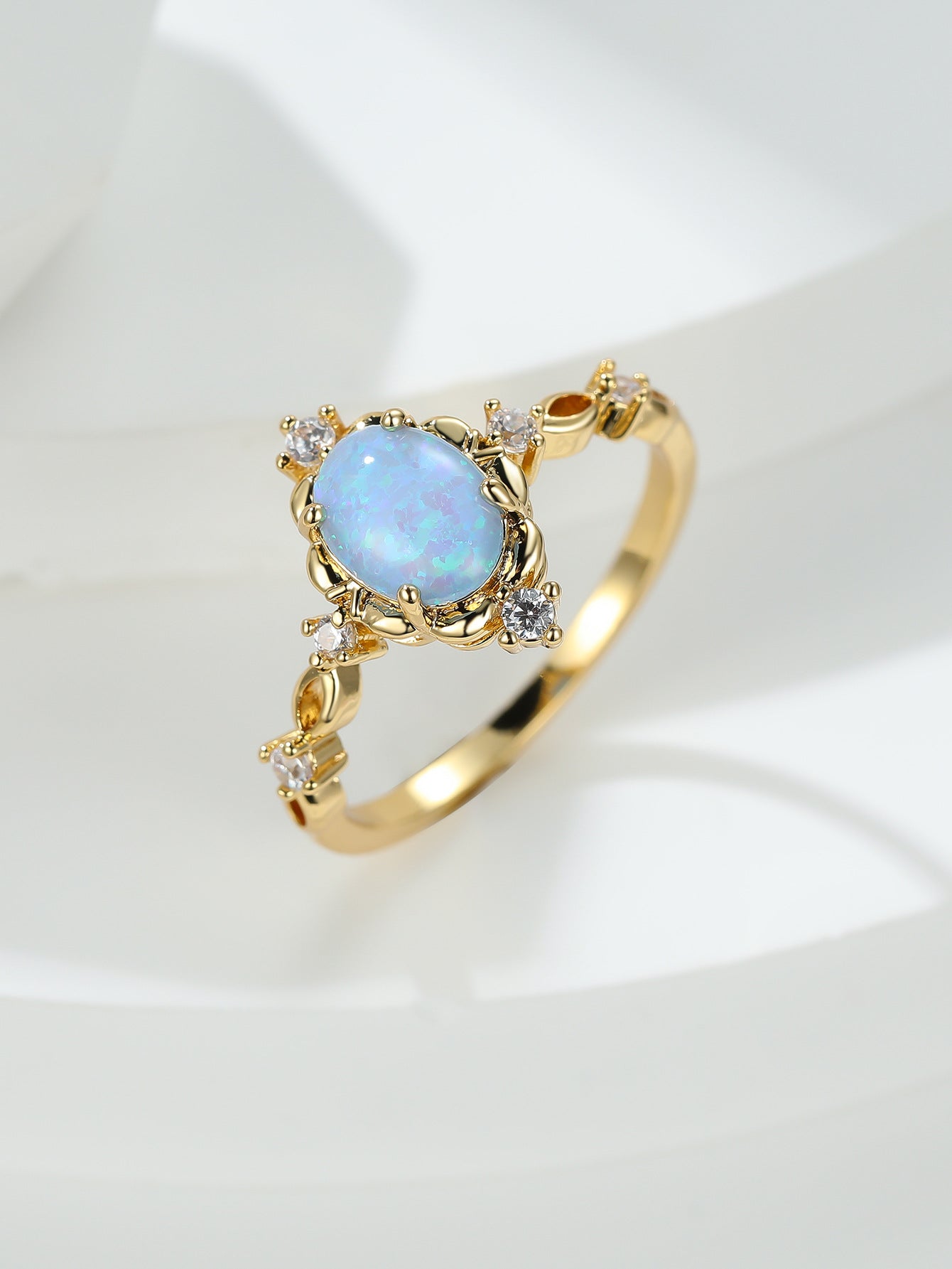 Damen Ring mit exquisitem Zirkonia-Einsatz und eleganter Fassung Shop Nory