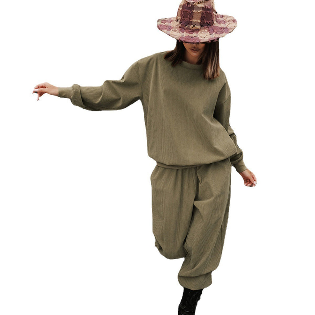 Damen Oversize-Lounge-Set aus strukturierter Jersey-Qualität mit Rundhalsausschnitt und elastischer Bundhose Shop Nory