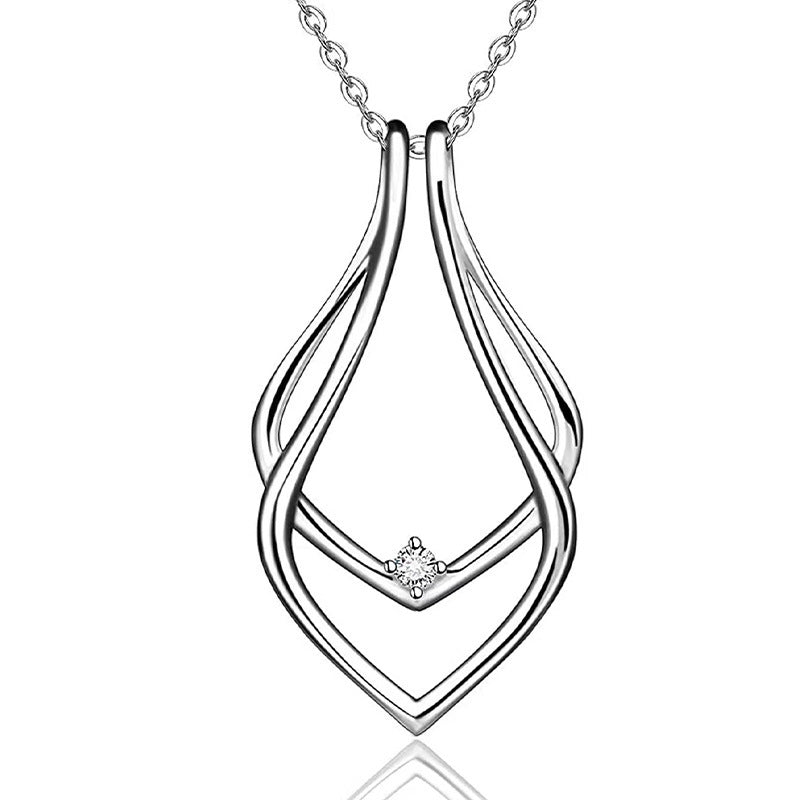 Damen Halskette mit elegantem, geschwungenem Anhänger und funkelndem Zirkonia Shop Nory