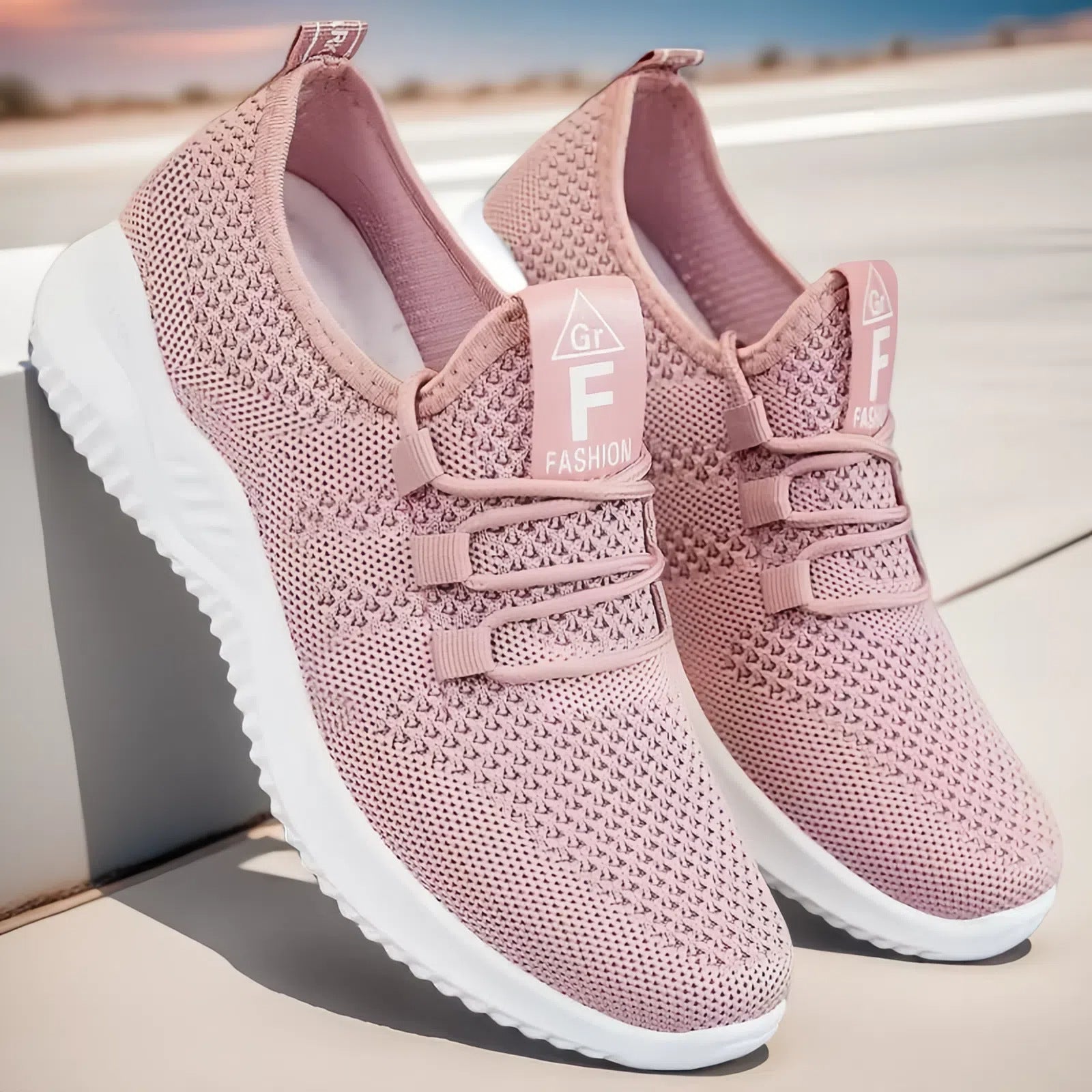 Damen atmungsaktive Sneaker in modischem Design