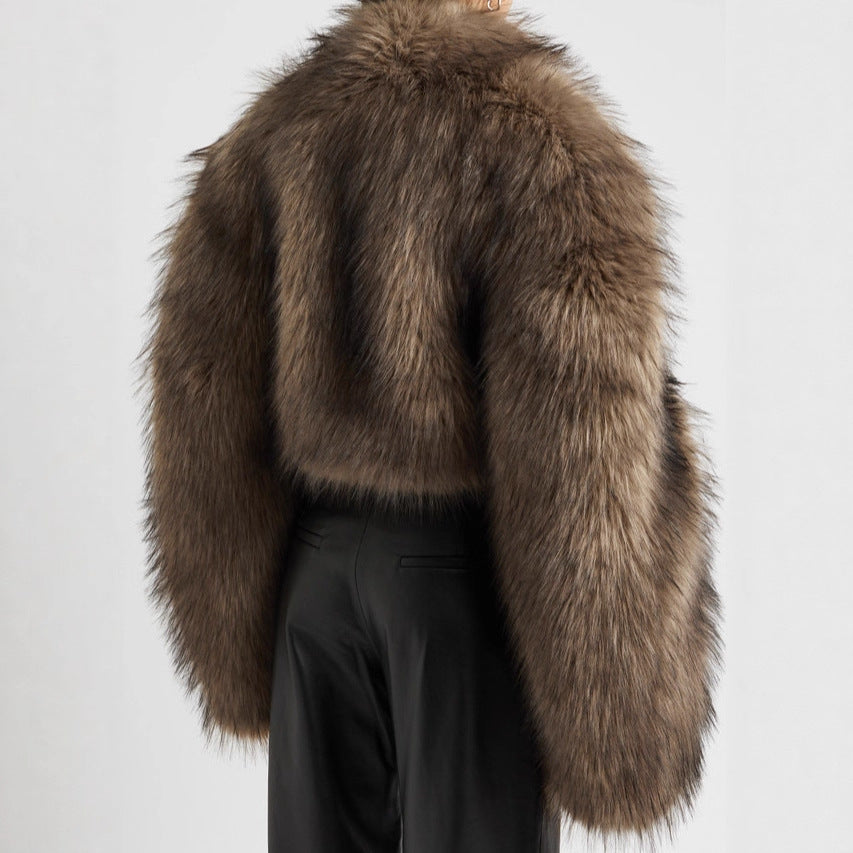 Damen Kurze voluminöse Crop-Faux-Fur-Jacke mit verlängerten Ärmeln Shop Nory