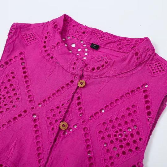 Damen Ärmelloses Baumwoll-Broderie Kleid mit Stehkragen, Knopfleiste und Stufenvolant Shop Nory