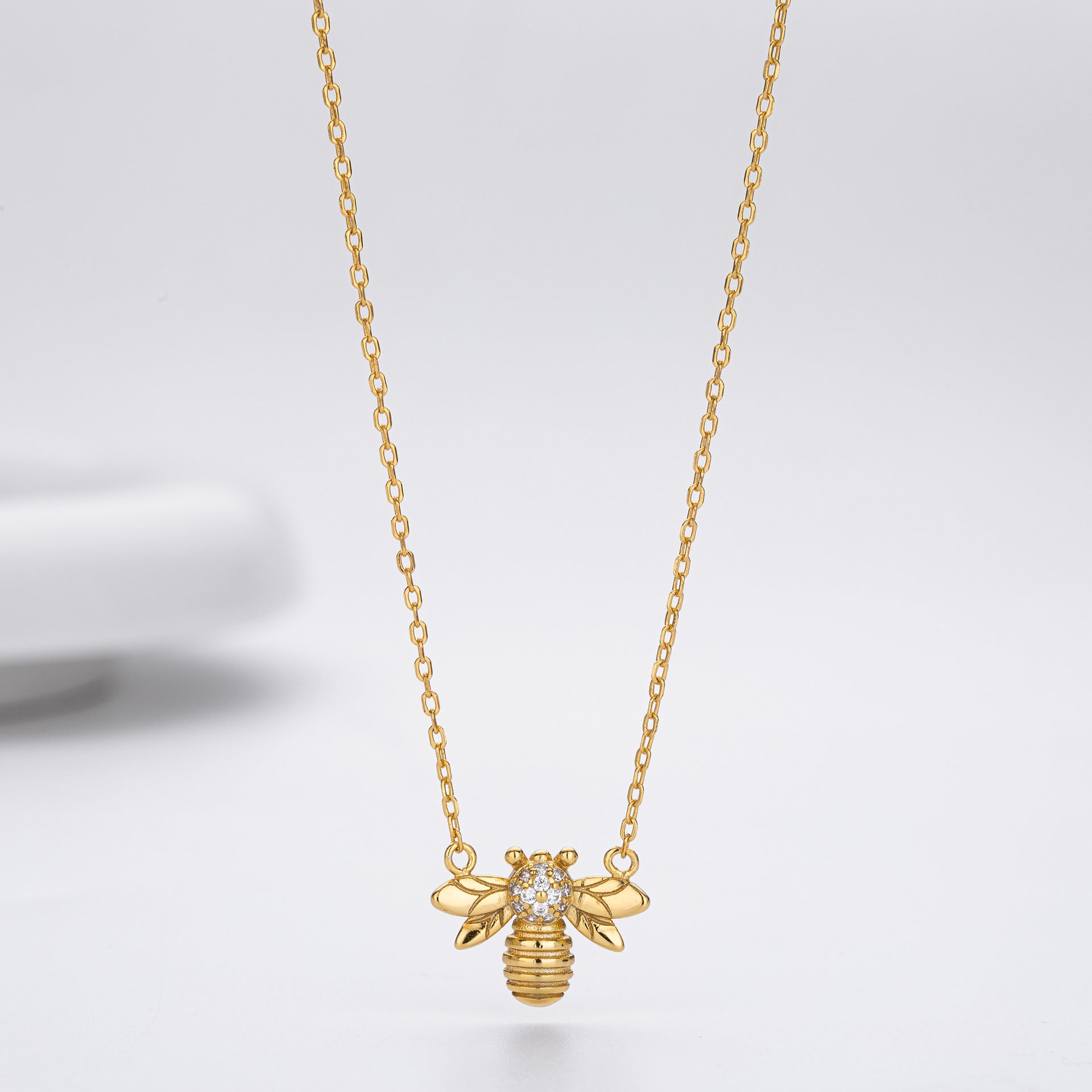 Damen Halskette mit detailverliebt gestalteter Bienenanhänger aus 925 Sterling Silber Shop Nory