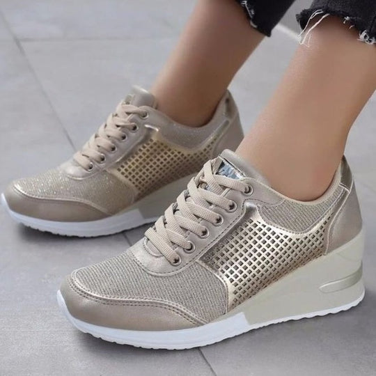 Damen Keil-Sneaker mit atmungsaktiver Mesh-Seitenfläche und gepolstertem Komfortfußbett Shop Nory