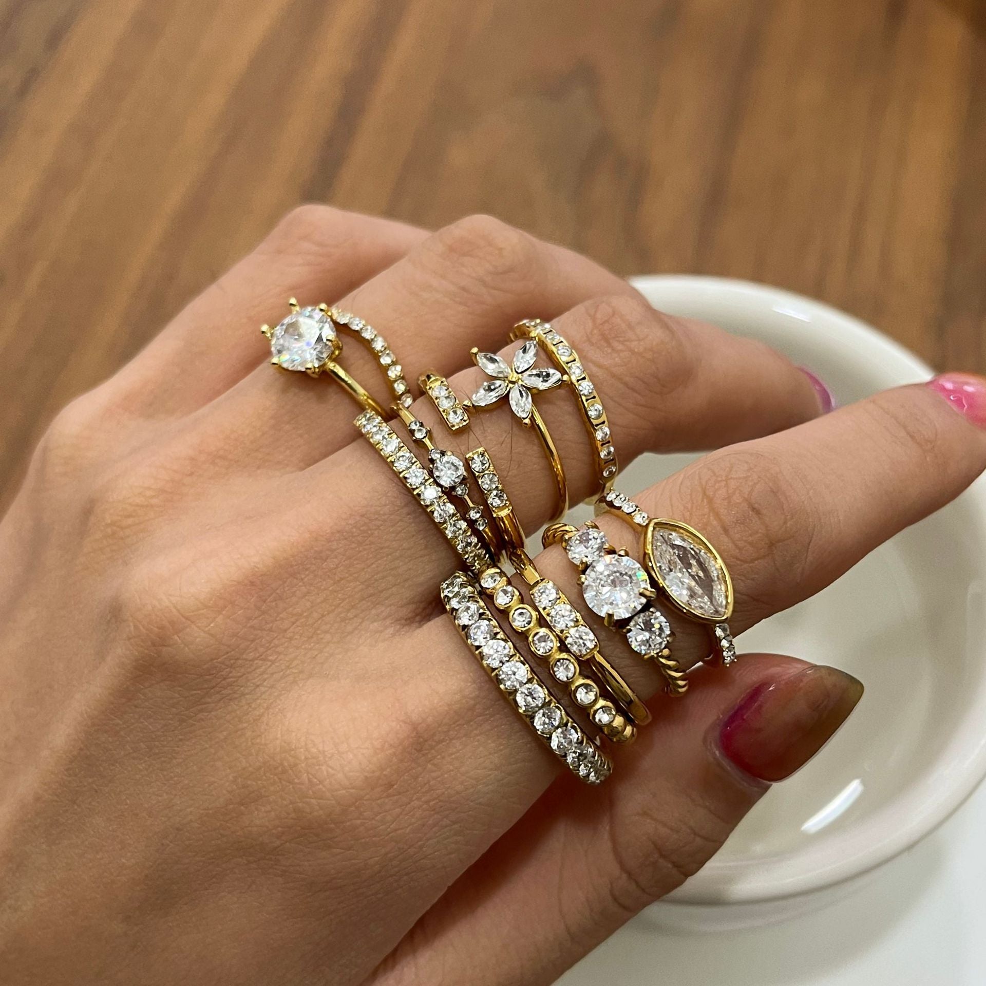 Damen Offener Ring mit funkelnden Zirkonia-Akzenten Shop Nory