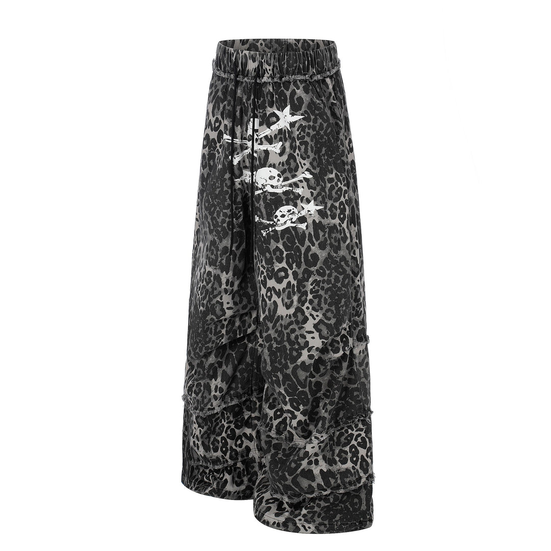Damen Weite Cargo-Culotte-Shorts mit Fransenstufen und Totenkopf-Print Shop Nory