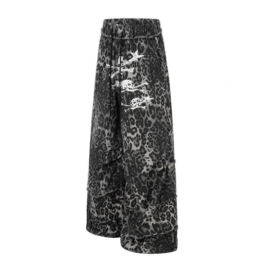 Damen Weite Cargo-Culotte-Shorts mit Fransenstufen und Totenkopf-Print Shop Nory