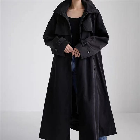 Damen Langer Oversize-Dustercoat mit Cape‑Passe, Tunnelzug‑Taillierung und hohem Stehkragen Shop Nory