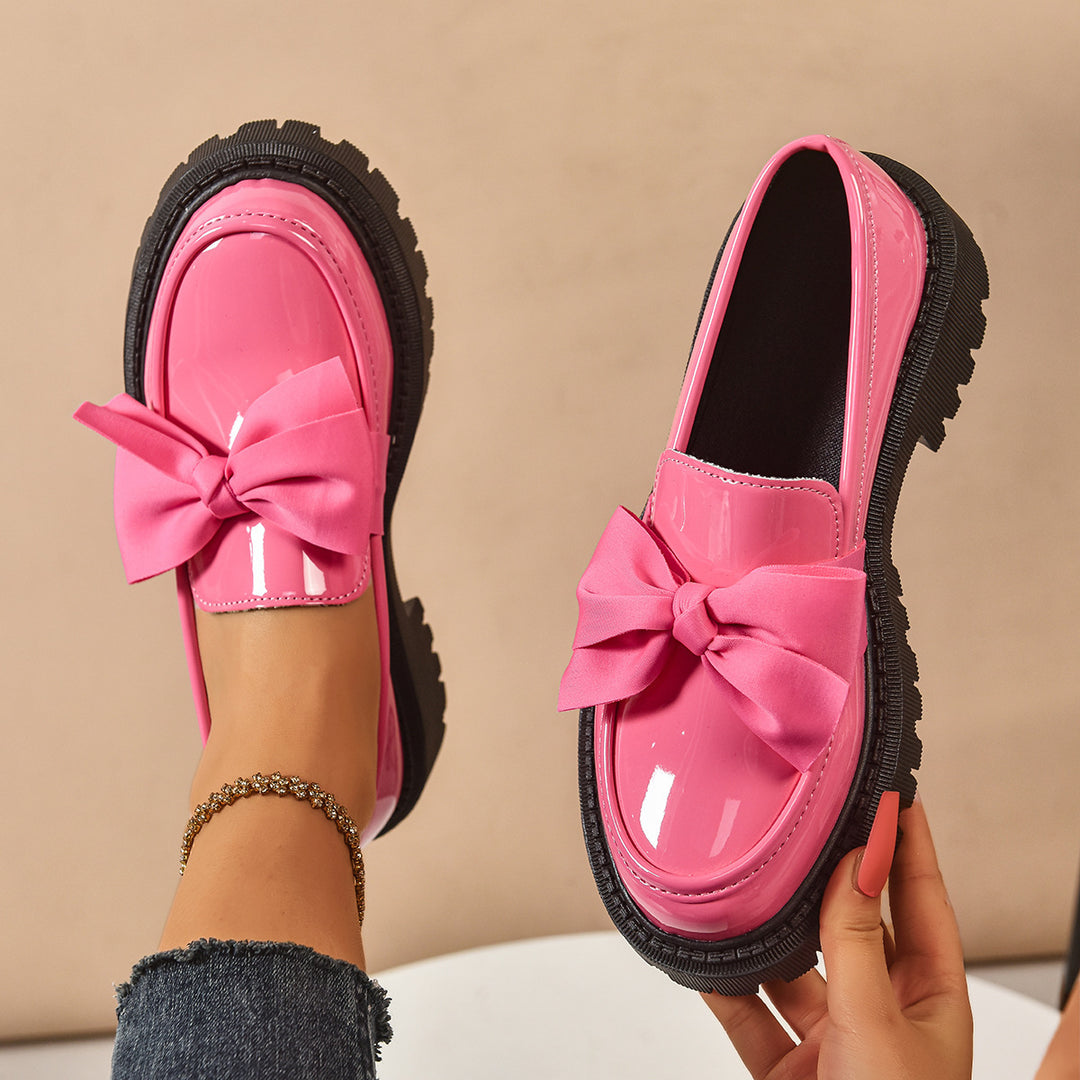 Damen Glänzende Plateau-Loafer mit übergroßer Zierschleife und grober Profilsohle Shop Nory