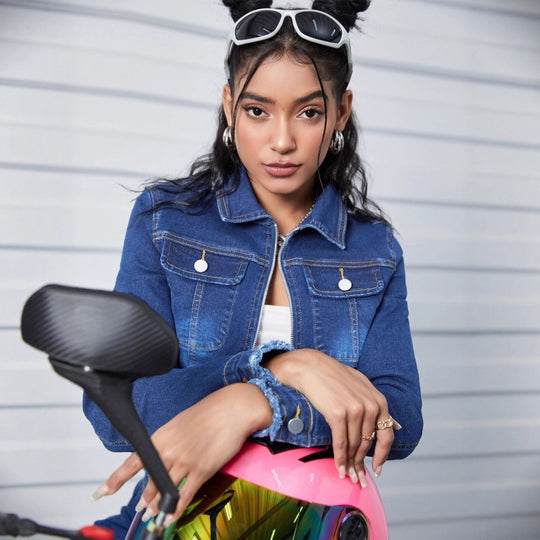 Damen Kurze taillenlange Jeansjacke mit Reißverschluss und ausgefranstem Bund Shop Nory