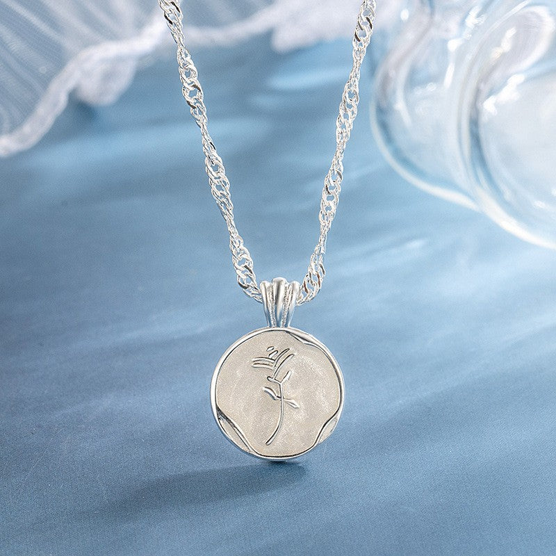 Damen Elegante und filigrane Halskette mit graviertem Anhänger Shop Nory