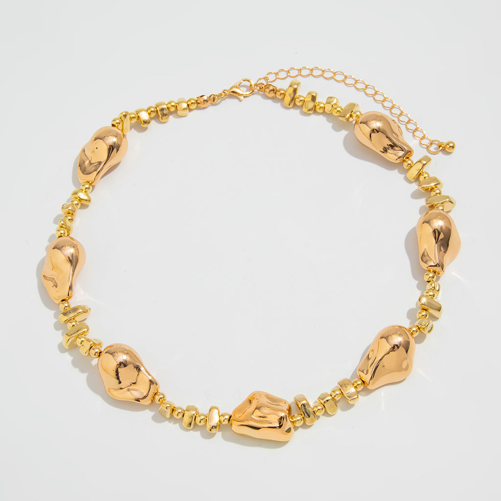 Damen elegante Kette mit asymmetrischem Perlen-Design und Metallakzenten Shop Nory