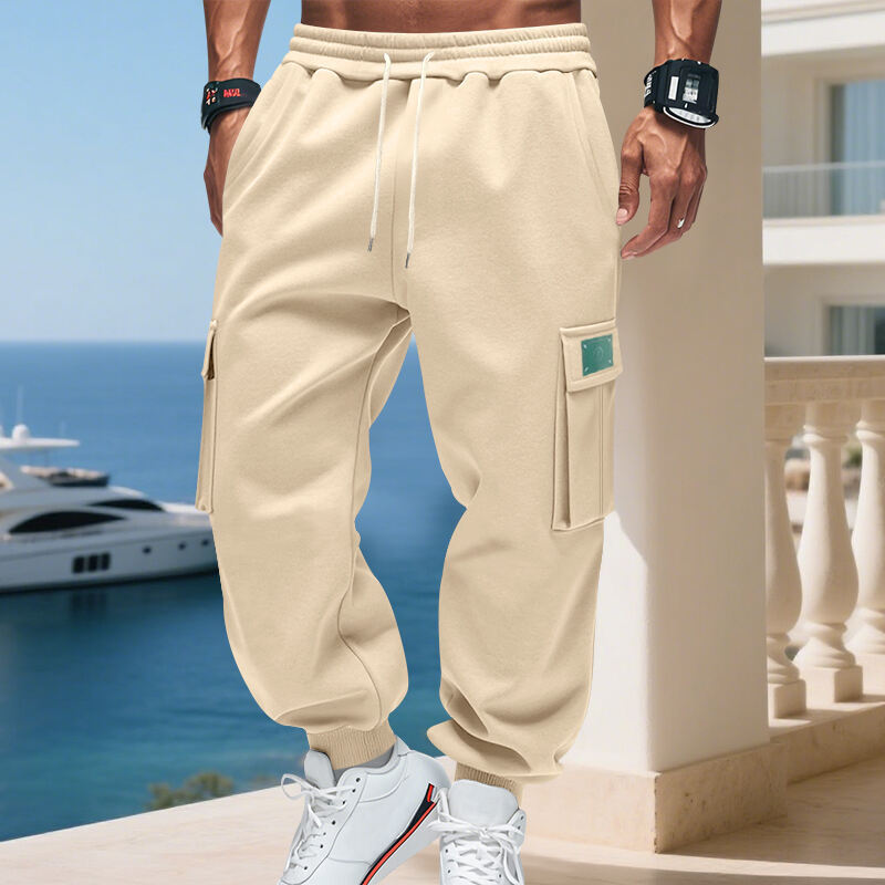 Herren nan Cargo-Jogginghose mit großzügigen Klappentaschen, elastischem Bund und geripptem Saum Shop Nory