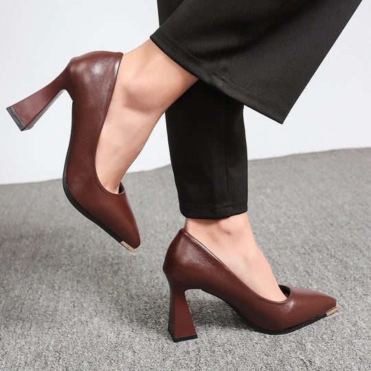 Damen Pumps mit spitzer Zehenpartie, Metallkappe und skulpturellem Blockabsatz Shop Nory