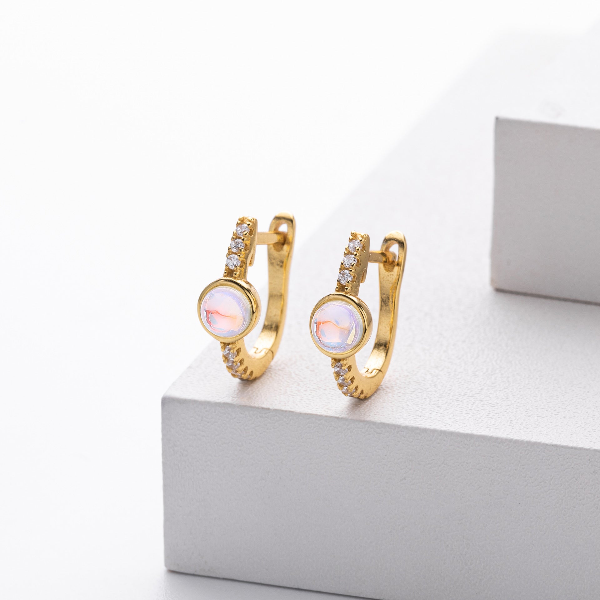Damen Ohrhänger mit strahlendem Zirkonstein und modernem Design Shop Nory