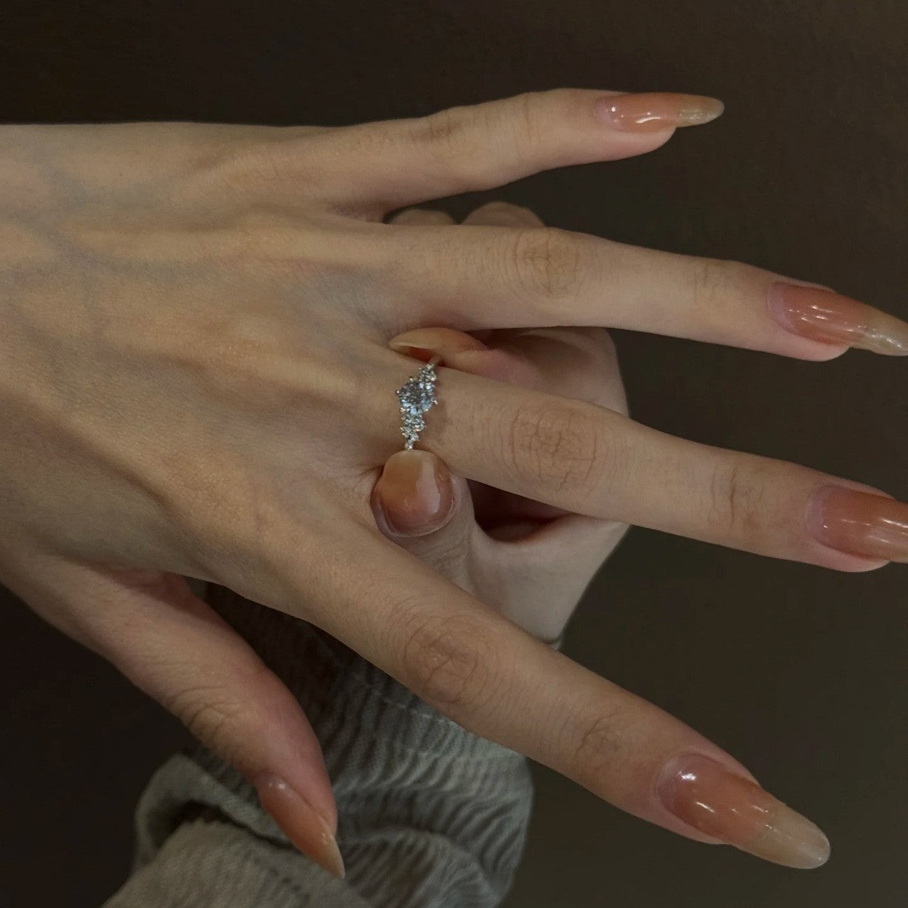 Damenring mit floralen Zirkonia-Akzenten Shop Nory