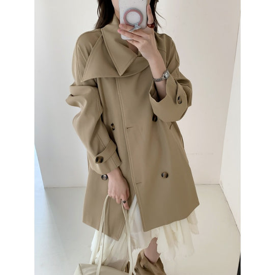Damen Kurztrench mit extra weitem Revers, Raglanärmeln und Hornknopfdetails Shop Nory