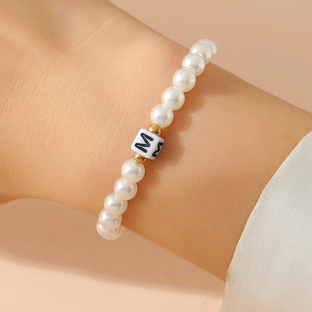 Damen Elegantes Perlenarmband mit personalisierbarem Buchstaben Shop Nory