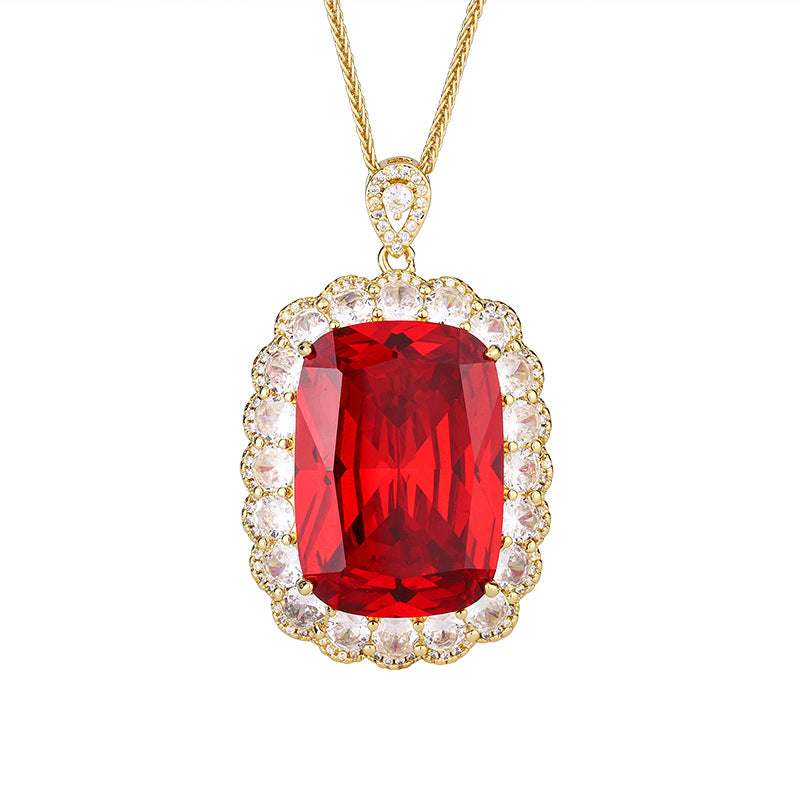 Kissen-Schliff Halo Anhänger Halskette mit Mikro-Pavé Cubic Zirconia und vergoldeter Rope-Kette