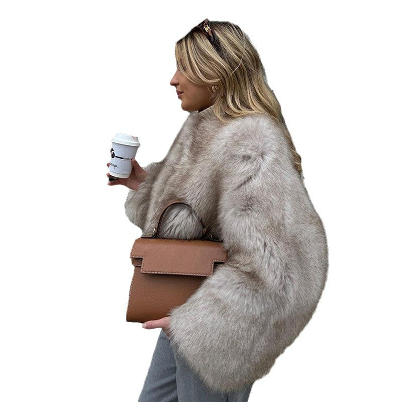 Damen Kurz geschnittene Shaggy-Faux-Fur Jacke mit kastiger Silhouette und extraweichem Hochflor Shop Nory