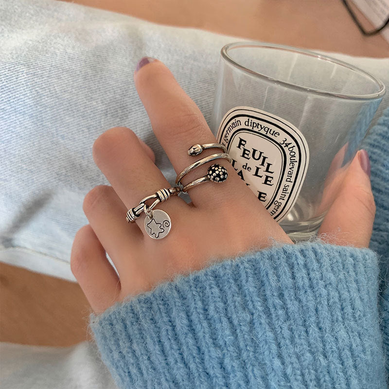 Damenring mit minimalistischer Katzenmotiv und verspieltem Charme Shop Nory