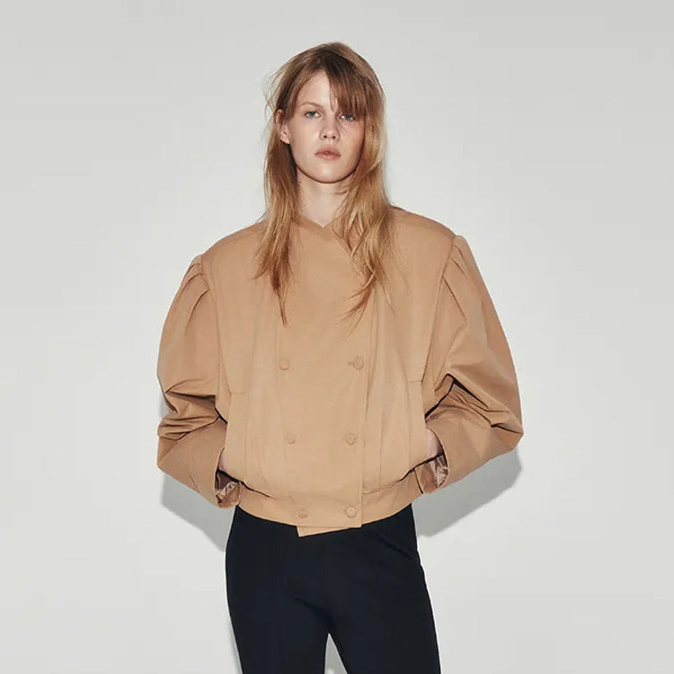 Damen Kurzjacke im kastigen Cropped‑Schnitt mit doppelter Knopfleiste und strukturierten Schulterfalten Shop Nory