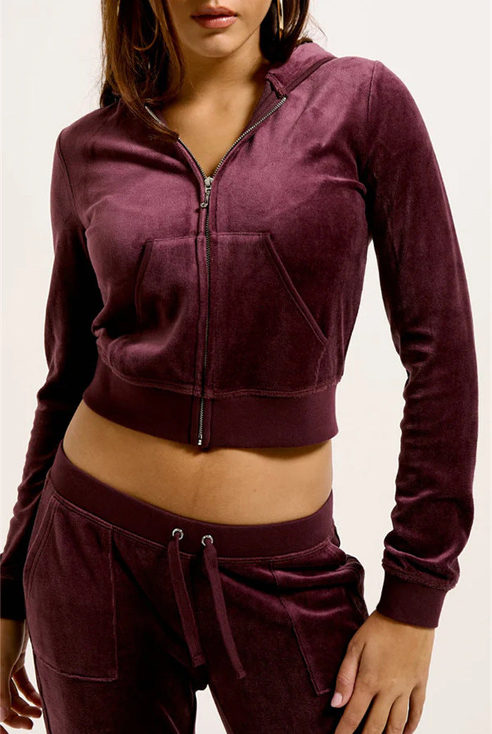 Damen Samtvelours Cropped-Zipjacke mit Kängurutasche und hochgeschnittener Bündchenhose Shop Nory