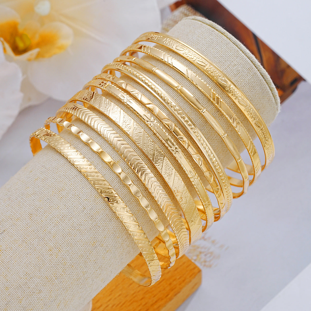 Damen Armreifset mit filigranen und einzigartigen Designs Shop Nory