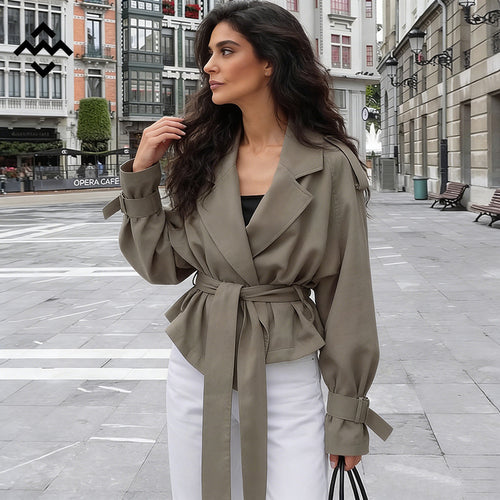 Damen Leichte Kurztrenchjacke mit weiten Revers, langen Bindegürtel und verstellbaren Manschetten Shop Nory